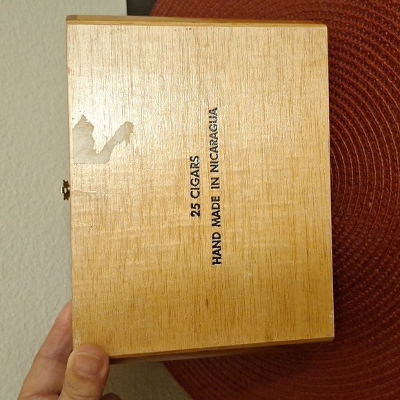 Cigar box - Picture 3 of 3